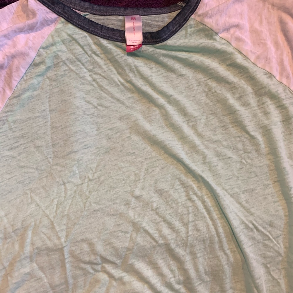 Cropped thin shirt
